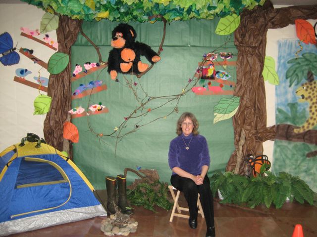 Army Ant Parade activities ยป rain forest art display